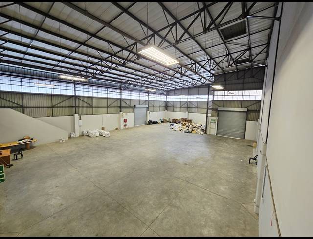 1,287M² WAREHOUSE TO LET IN LANSERIA